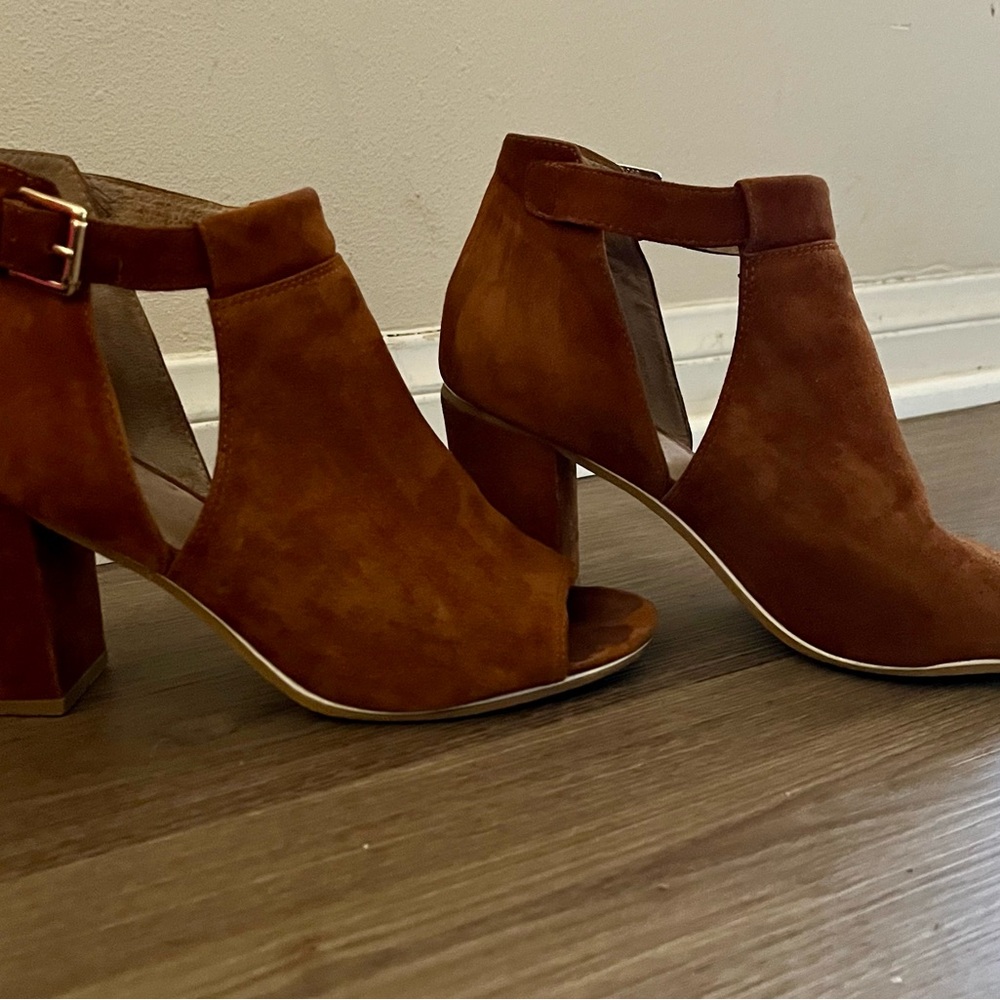 House of Harlow 1960 Tan Heeled Boots